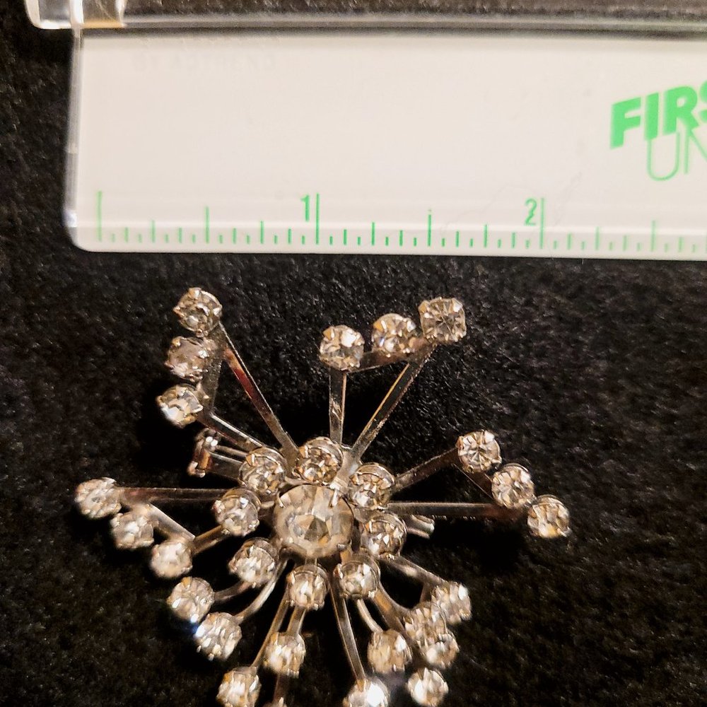 Vintage Rhinestone star pin